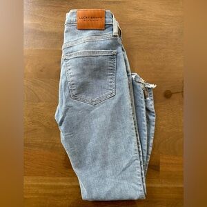 Lucky Brand Light Blue Cropped Jeans